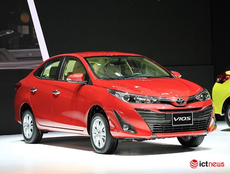 Toyota Vios giảm giá “kịch sàn”, ngang ngửa VinFast Fadil, Honda Brio